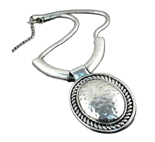 Elegant Oval Necklace