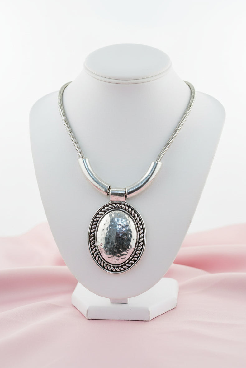 Elegant Oval Necklace